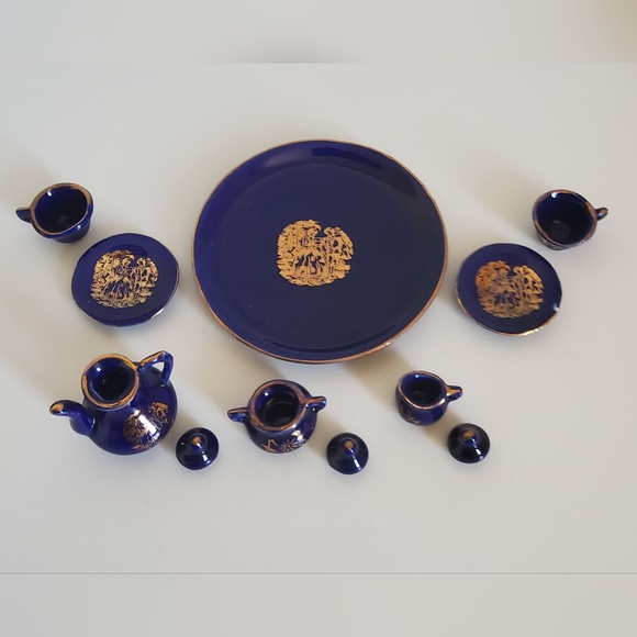 Vintage  Cobalt Blue and Gold Miniature Dollhouse 11 pieces Tea Set - Picture 5 of 6